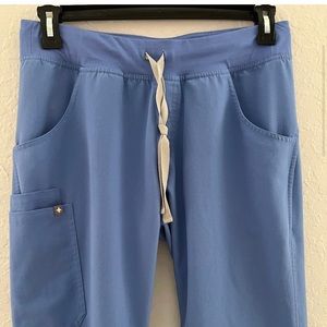 FIGS Scrubs Kade Cargo Pants Ceil Blue Medium Petite